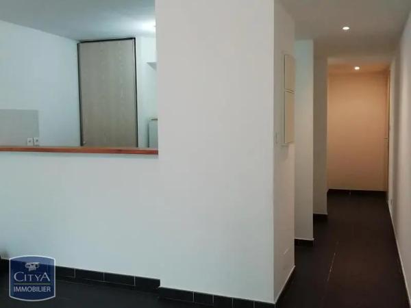 Appartement à louer 2 pièces 40.18m² Saint-Joseph (97480)