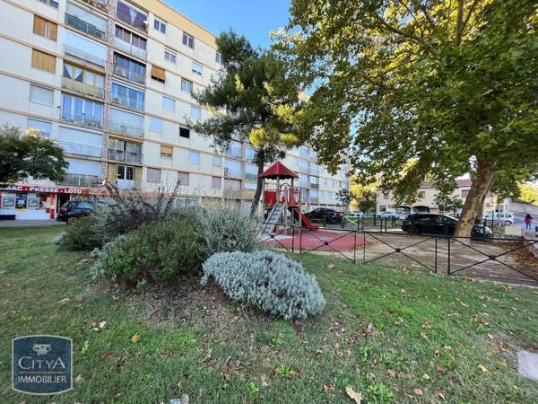 Appartement à louer 3 pièces 62.89m² Nîmes (30000)