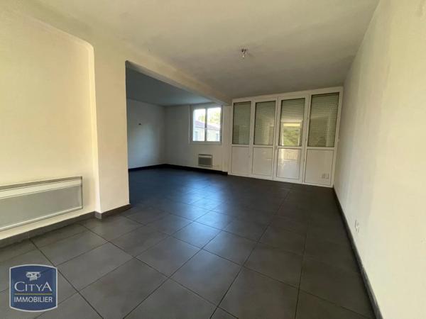 Appartement à louer 3 pièces 62.89m² Nîmes (30000)
