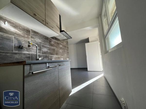 Appartement à louer 3 pièces 62.89m² Nîmes (30000)
