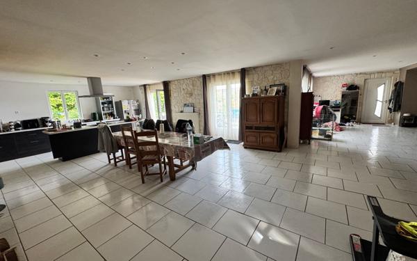 Maison à vendre    6 pièces • 280 m2 Blesmes