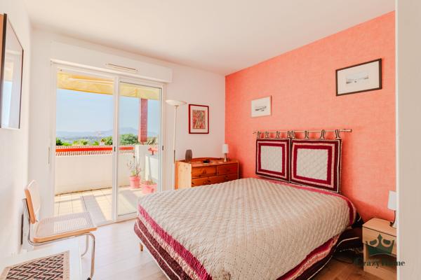 Appartement
                                                                                                                                                                                                                                                                                                                        3 pièce(s)                                                                                                                                                                                                          2 chambre(s)                                                                                                                                                                                                          64  m²