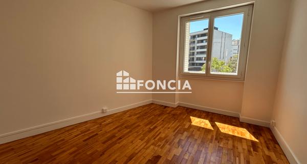 Location Studio 86 m² - Clermont-ferrand 63000