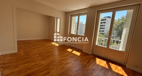 Location Studio 86 m² - Clermont-ferrand 63000