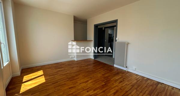 Location Studio 86 m² - Clermont-ferrand 63000