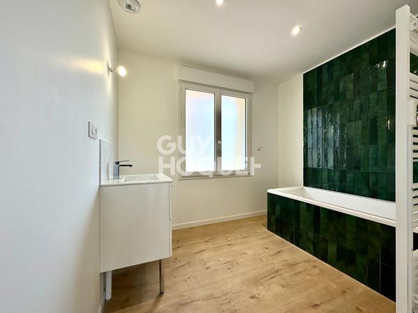 MAISON ENTIEREMENT RENOVEE AVEC JARDIN - CANAPVILLE