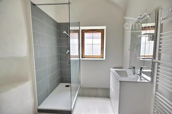 Studio en rez-de-chaussée de 41.56 m² avec coin nuit.