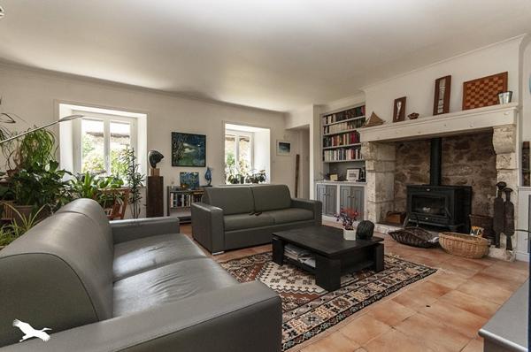 Maison à vendre |  Piégut-Pluviers |  7 pièces | 203 m²