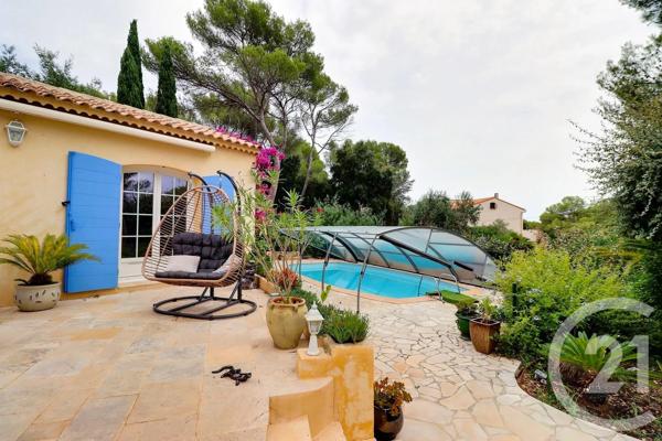Maison à vendre  4 pièces - 130,18 m 2   FREJUS  - 83