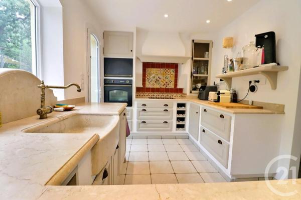 Maison à vendre  4 pièces - 130,18 m 2   FREJUS  - 83