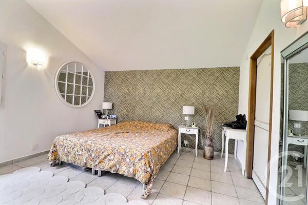 Maison à vendre  4 pièces - 130,18 m 2   FREJUS  - 83