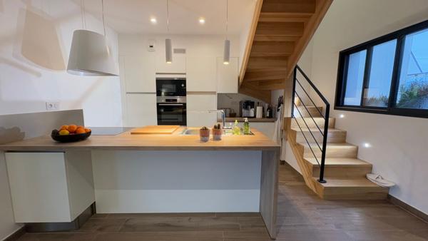 Maison contemporaine de 2020 dans le bourg de Plougoumelen