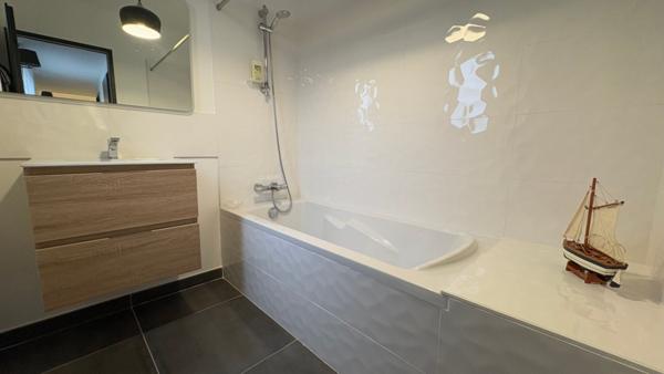 Maison contemporaine de 2020 dans le bourg de Plougoumelen