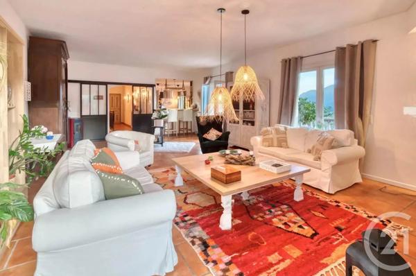 Maison à vendre  6 pièces - 180 m 2   ROQUEBRUNE CAP MARTIN  - 06