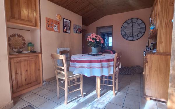 Maison à vendre    6 pièces •  Foëcy