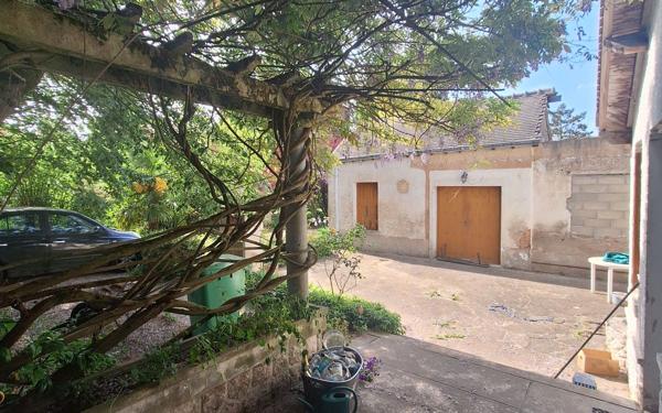 Maison à vendre    6 pièces •  Foëcy