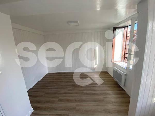 Location 1 Pieces 18 80000 Amiens 25 1422 01 0006