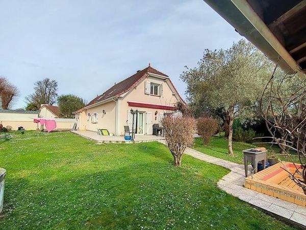 Maison à vendre    5 pièces • 127 m2    Idron