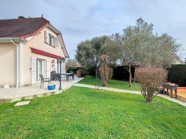 Maison à vendre    5 pièces • 127 m2    Idron