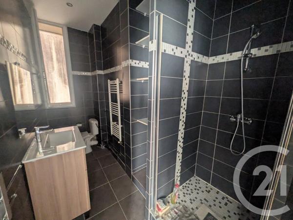 Appartement T4 à vendre  4 pièces - 73,25 m 2   TOULON  - 83