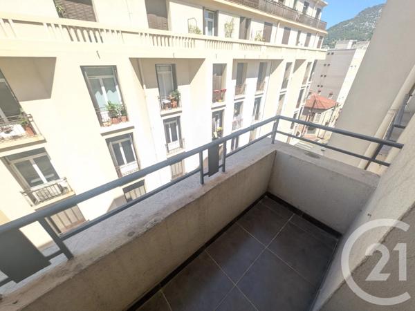 Appartement T4 à vendre  4 pièces - 73,25 m 2   TOULON  - 83