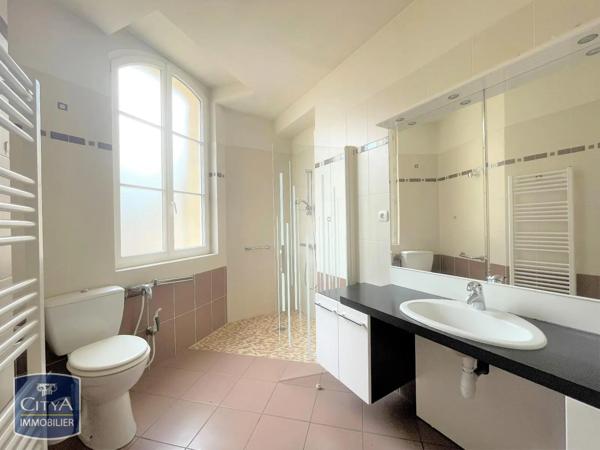 Appartement à louer 3 pièces 92.13m² Coutras (33230)