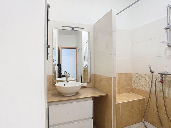 Plain pied sur Cholet avec deux chambres et jardin