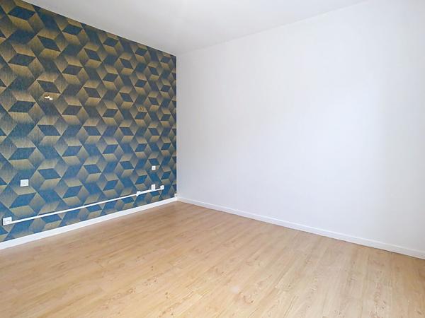 Plain pied sur Cholet avec deux chambres et jardin