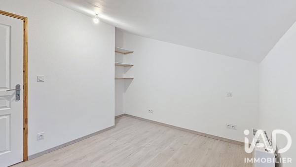 Location appartement 5 pièces 86 m² Saint-Julien-Molin-Molette