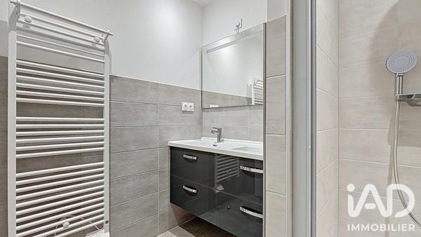 Location appartement 5 pièces 86 m² Saint-Julien-Molin-Molette