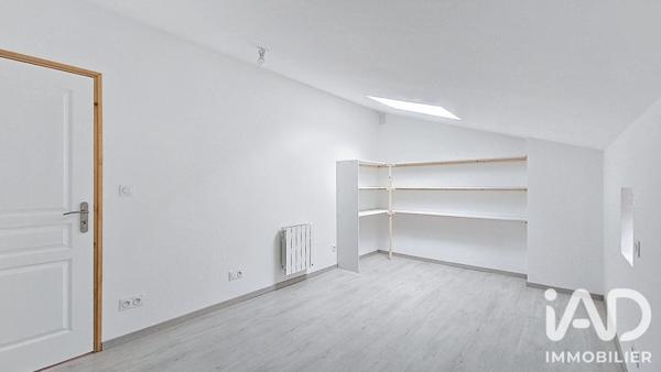 Location appartement 5 pièces 86 m² Saint-Julien-Molin-Molette
