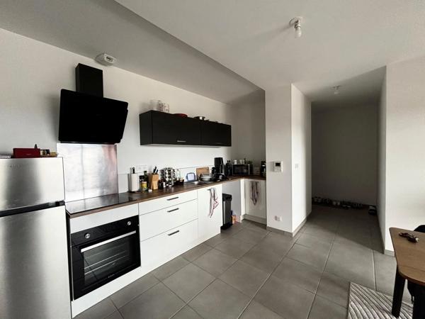 Appartement à louer 5 pièces 85.57m² Montbéliard (25200)