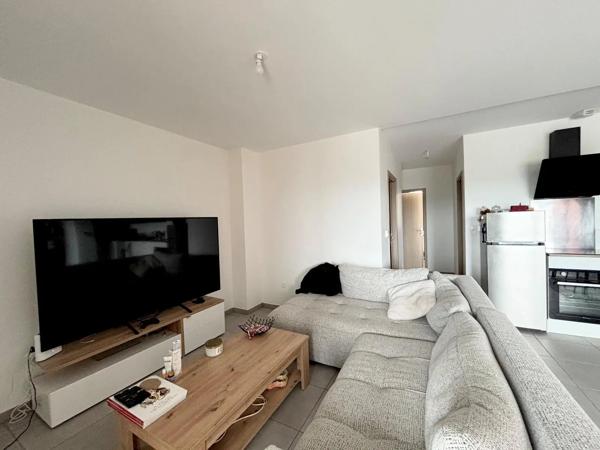 Appartement à louer 5 pièces 85.57m² Montbéliard (25200)
