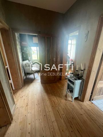 Rare sur le secteur. Une maison qui a traversé le siècle et qui n'attend plus que vos valises.