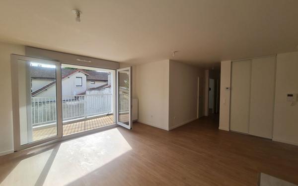 Appartement à louer    3 pièces •  Combs-la-Ville