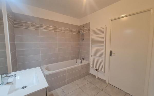 Appartement à louer    3 pièces •  Combs-la-Ville