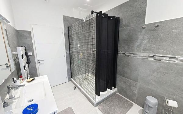 Appartement à vendre    2 pièces • 82,36 m2 Lunel-Viel