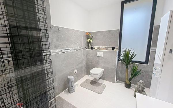 Appartement à vendre    2 pièces • 82,36 m2 Lunel-Viel