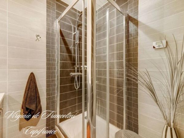 Le Plessis-Trévise-Maison 240 m2 au sol-Parcelle720m2-7 pièces-6 chambres-Luminosité-jardin-terrasse-garage-buanderie