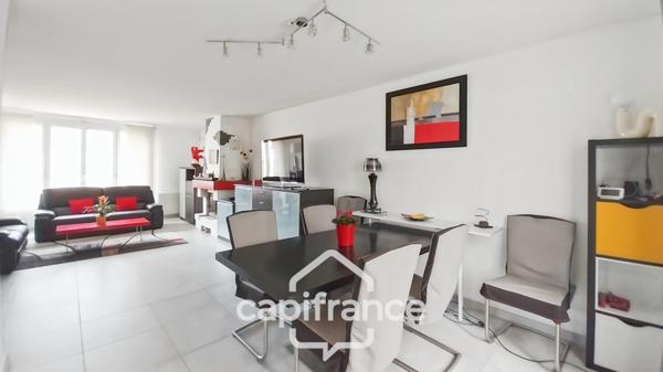 Le Plessis-Trévise-Maison 240 m2 au sol-Parcelle720m2-7 pièces-6 chambres-Luminosité-jardin-terrasse-garage-buanderie