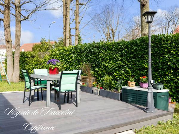 Le Plessis-Trévise-Maison 240 m2 au sol-Parcelle720m2-7 pièces-6 chambres-Luminosité-jardin-terrasse-garage-buanderie