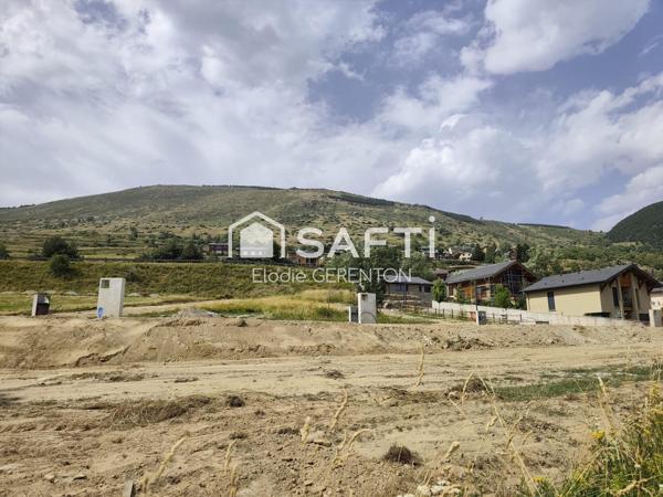 Terrain constructible 3 faces dans petit lotissement