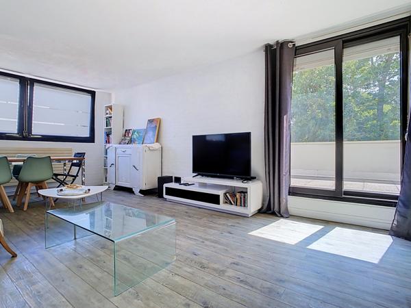 APPARTEMENT EN DUPLEX DANS RESIDENCE SECURISEE, 3 CHAMBRES, TERRASSE, GARAGE. VILLENEUVE D ASCQ