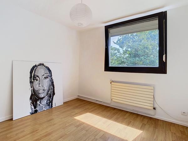 APPARTEMENT EN DUPLEX DANS RESIDENCE SECURISEE, 3 CHAMBRES, TERRASSE, GARAGE. VILLENEUVE D ASCQ