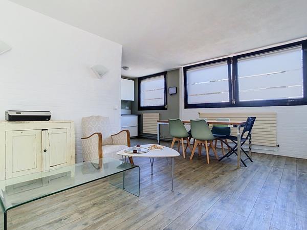 APPARTEMENT EN DUPLEX DANS RESIDENCE SECURISEE, 3 CHAMBRES, TERRASSE, GARAGE. VILLENEUVE D ASCQ