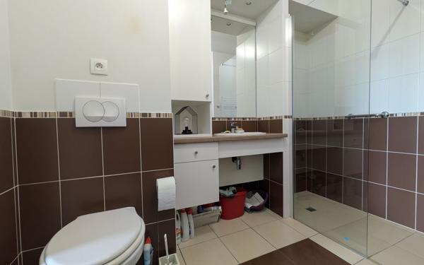 Appartement à vendre    2 pièces •  Lormont