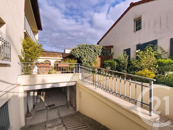 Maison à vendre  6 pièces - 177 m2 ST DENIS - 93