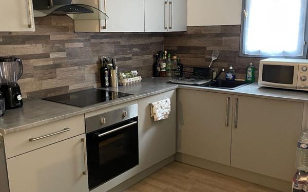 Appartement à louer    3 pièces • 78 m2 Saint-Papoul