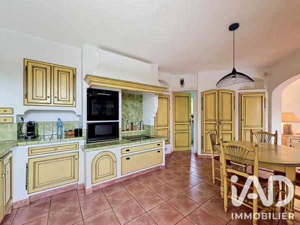 Maison à vendre 4 pièces 150 m² Saint-Saturnin-lès-Avignon