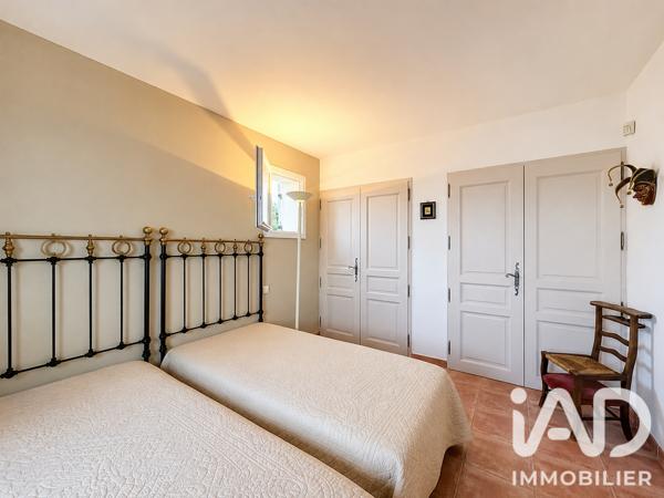 Maison à vendre 4 pièces 150 m² Saint-Saturnin-lès-Avignon